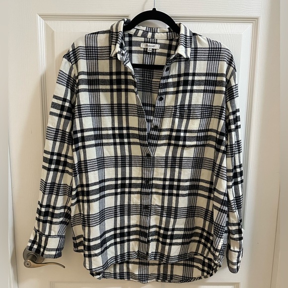 Madewell Tops - EUC Madewell Flannel Shirt in Black and White Plaid size Medium